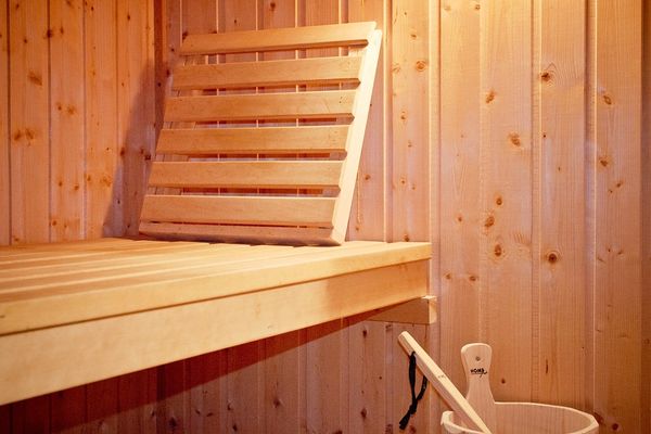 Naturalne metody poprawy doświadczenia w saunie z wykorzystaniem botaniki